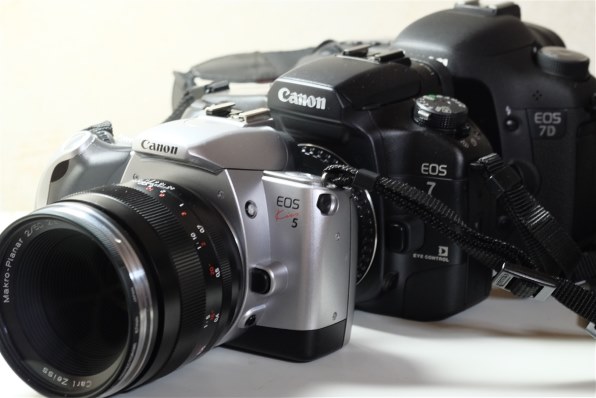 極美品Canon EOS 7 一眼レフカメラ BP-300付き Amazon | Canon EOS-7 ボディ | 一眼レフカメラ 通販