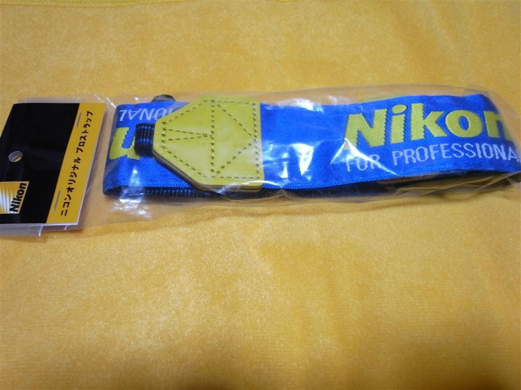 Nikon D600 ボディ ストラップ ニコン純正［Nikon D600 strap ストラップ & D600カタログ