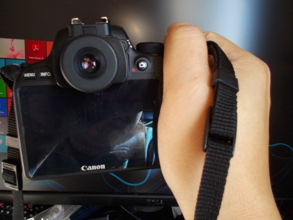 持ち方の工夫』 CANON EOS Kiss X7 ダブルズームキット のクチコミ