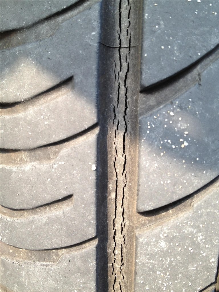 タイヤのヒビ割れについて マツダ Cx 5 12年モデル のクチコミ掲示板 価格 Com