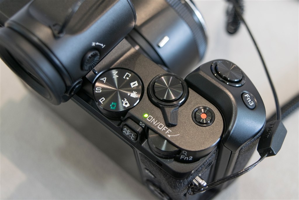 V3を実際に扱った印象』 ニコン Nikon 1 V3 プレミアムキット の