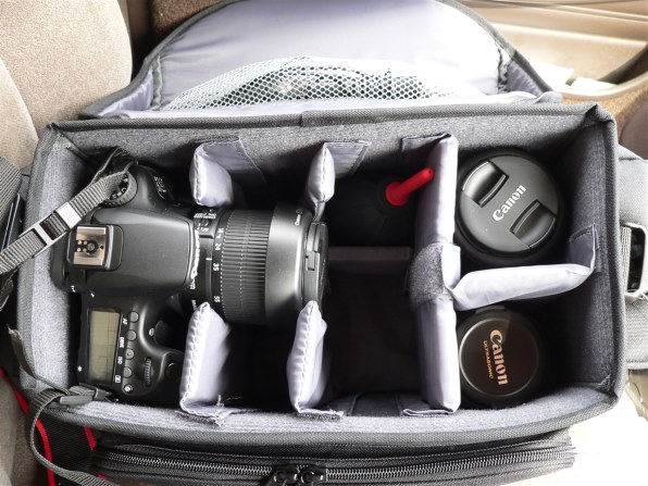 Canon EOS Kiss X7 ダブルズームキット カメラケースなどまとめて Canon EOS Kiss X7 ダブルズームキット カメラケースなどまとめて