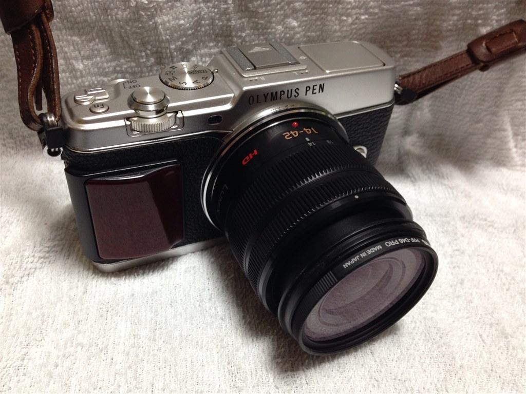 購入しました。フードで困ってます。』 パナソニック LUMIX G VARIO 14