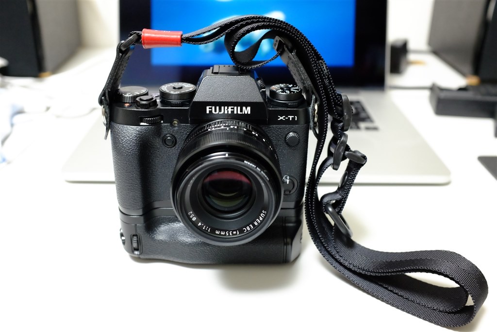 通販卸値【値引き】FUJIFILM X−T1 ボディ+拡張グリップ デジタルカメラ