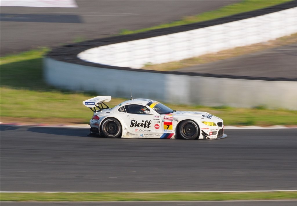 75-300mm F4.8-6.7 IIでﾊﾟﾘｯとモータースポーツを撮る