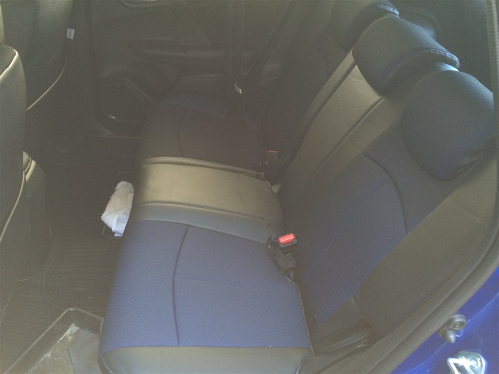 ｃｌａｚｚｉｏシートカバーの取付について ホンダ フィット 13年モデル のクチコミ掲示板 価格 Com