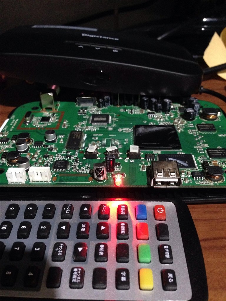 分解してUSBの入り口発見』 ゾックス DS-DT403 [ブラック] の