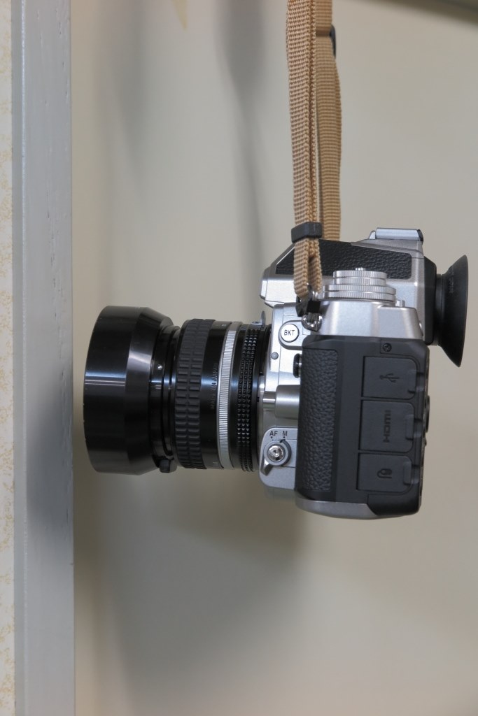 首から下げると…』 ニコン Df 50mm f/1.8G Special Edition 首から下げると…』 ニコン Df 50mm f/1.8G Special Edition