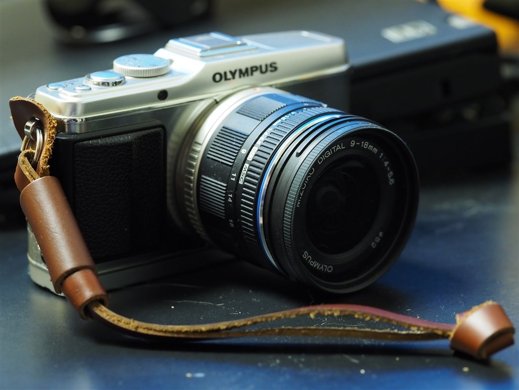 指の位置に悩んでいます』 オリンパス OLYMPUS PEN Lite E-PL5 ダブル