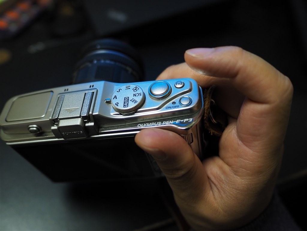 指の位置に悩んでいます』 オリンパス OLYMPUS PEN Lite E-PL5 ダブル