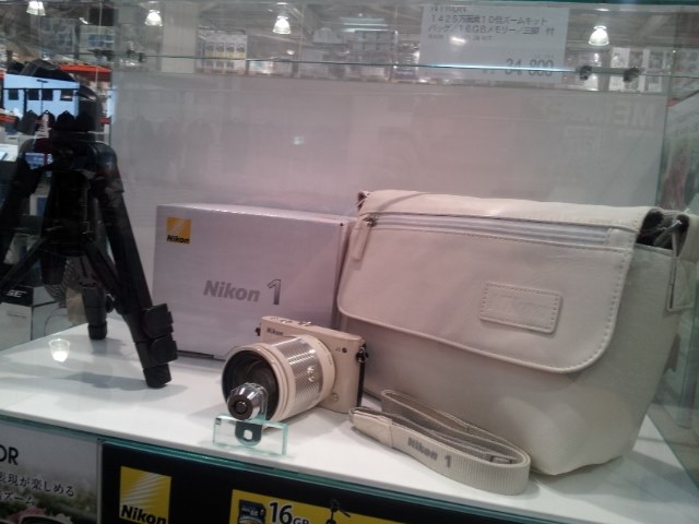 購入を迷っています。』 ニコン Nikon 1 J3 小型10倍ズーム
