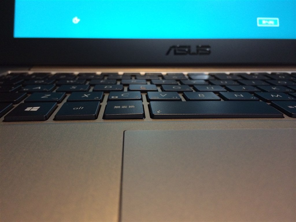 キーボードが歪んでいる 盛り上がっている Asus Zenbook Ux32ln Ux32ln Ri5 のクチコミ掲示板 価格 Com