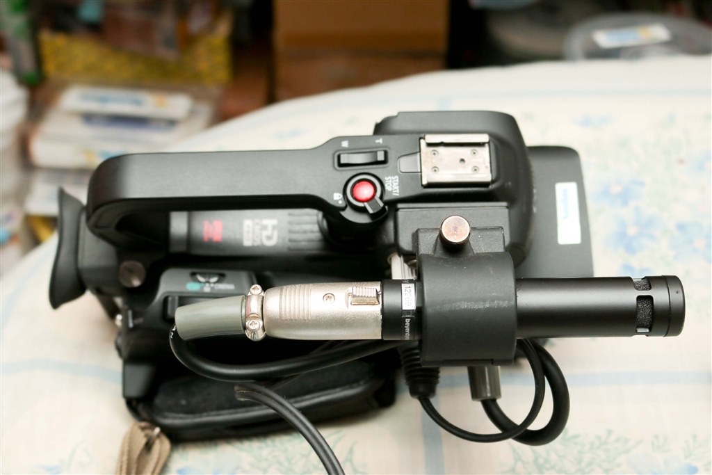 カメラCanon XA20 - カメラバッグ・充電器付き