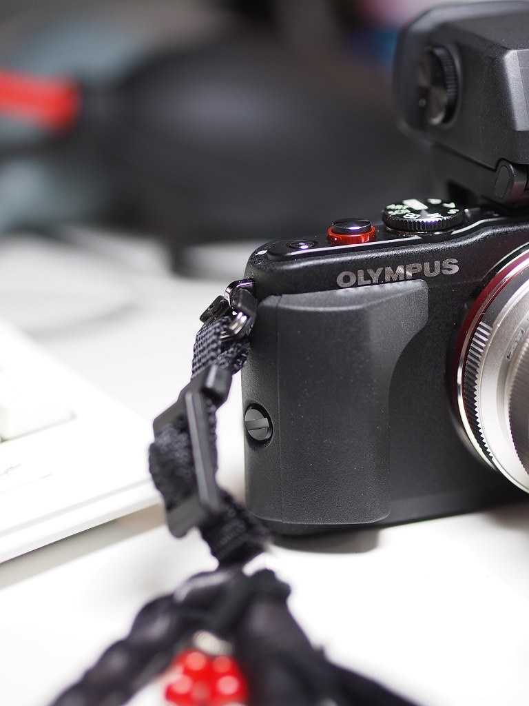 右手の置き場 オリンパス Olympus Pen Lite E Pl6 レンズキット のクチコミ掲示板 価格 Com