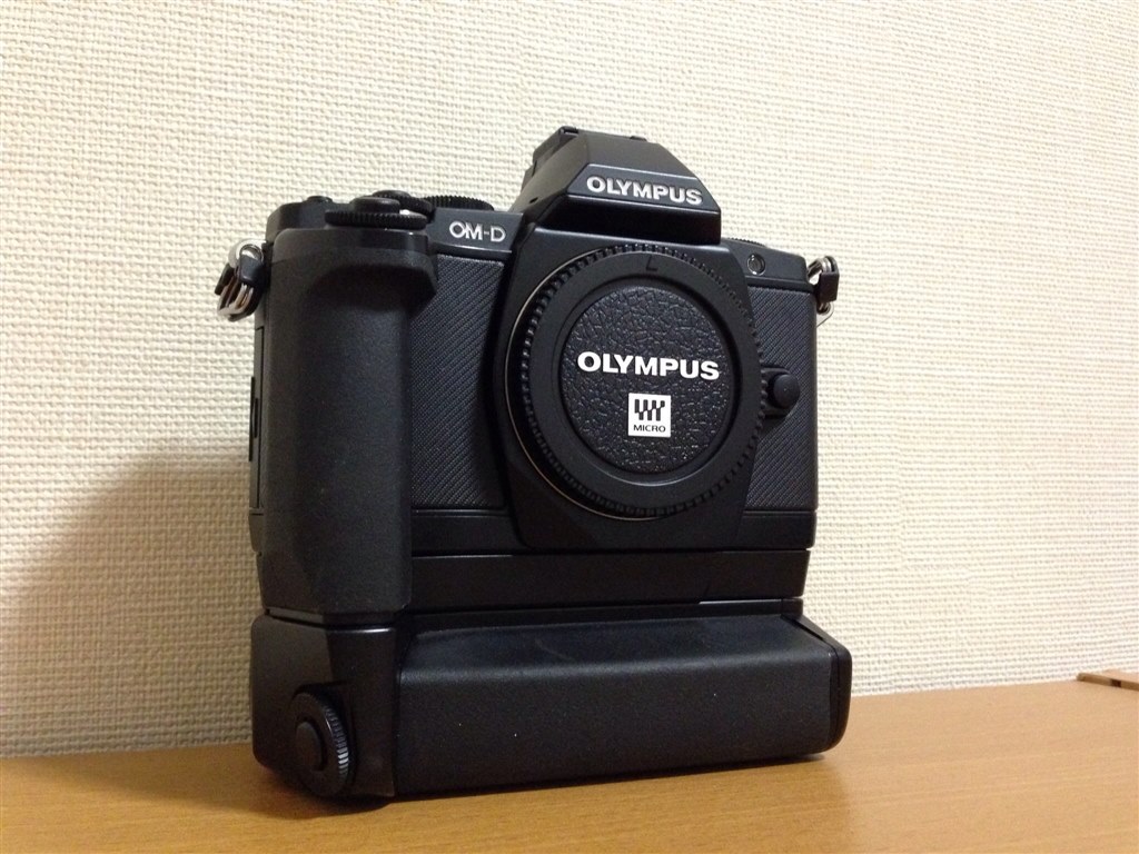 暗所でのEVF』 オリンパス OLYMPUS OM-D E-M5・12-40mm F2.8 レンズ