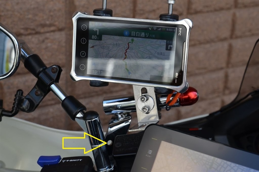 スズキ　アドレスV125S　USBポート、スマホホルダー、純正リアボックス付き スズキ アドレスV125S USBポート、スマホホルダー、純正リアボックス