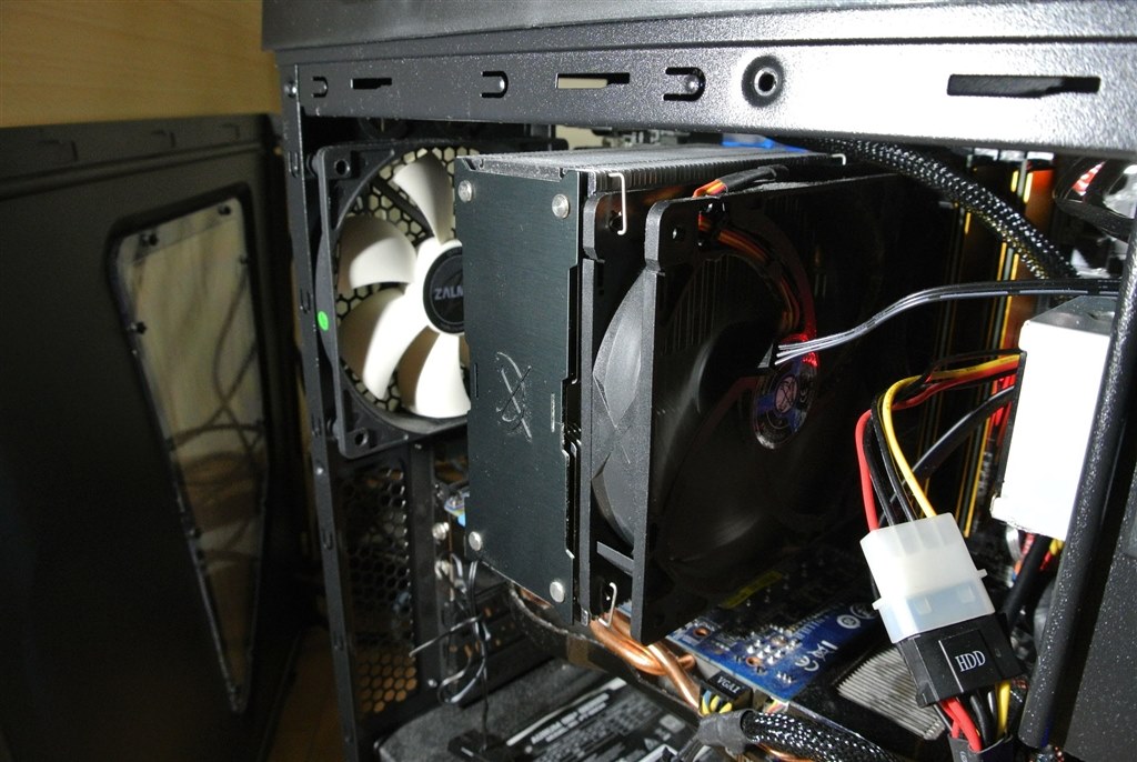 ケース蓋がCPUクーラーとあたるようなので質問です』 ZALMAN Z3 ケース蓋がCPUクーラーとあたるようなので質問です』 ZALMAN Z3