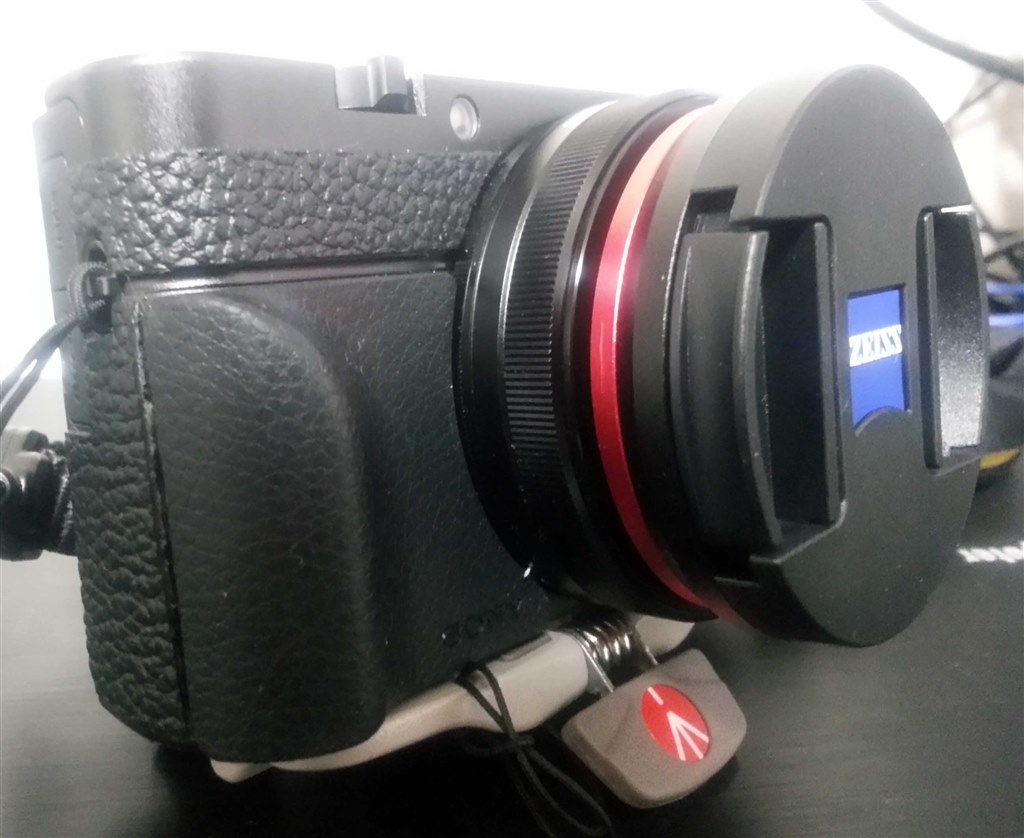 カメラSONY DSC-RX100M3 純正グリップ装着済