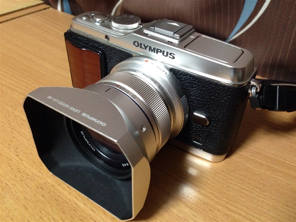 張り革を剥がしました』 オリンパス OLYMPUS PEN E-P3 ツインレンズ