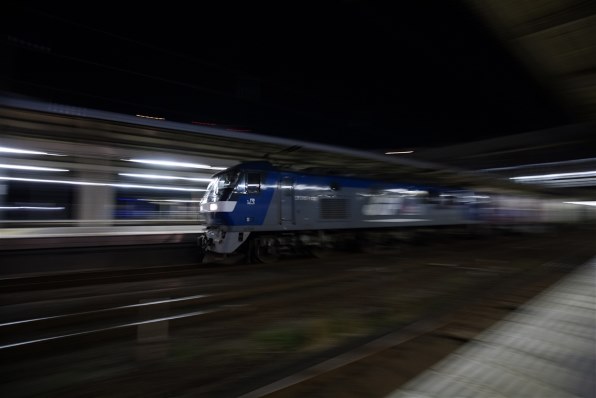 17-35/2.8-4 EX ASPH HSMで夜の電車』 シグマ 17-35mm F2.8-4 EX