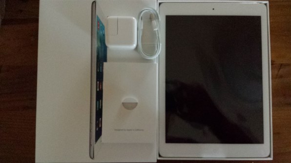 Apple iPad Air Wi-Fiモデル 64GB MD787J/A [スペースグレイ]投稿画像 