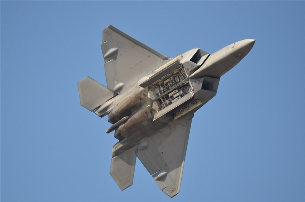 飛行機撮ってみました。』 TAMRON SP 70-300mm F/4-5.6 Di VC 飛行機撮ってみました。』 TAMRON SP 70-300mm F/4-5.6 Di VC