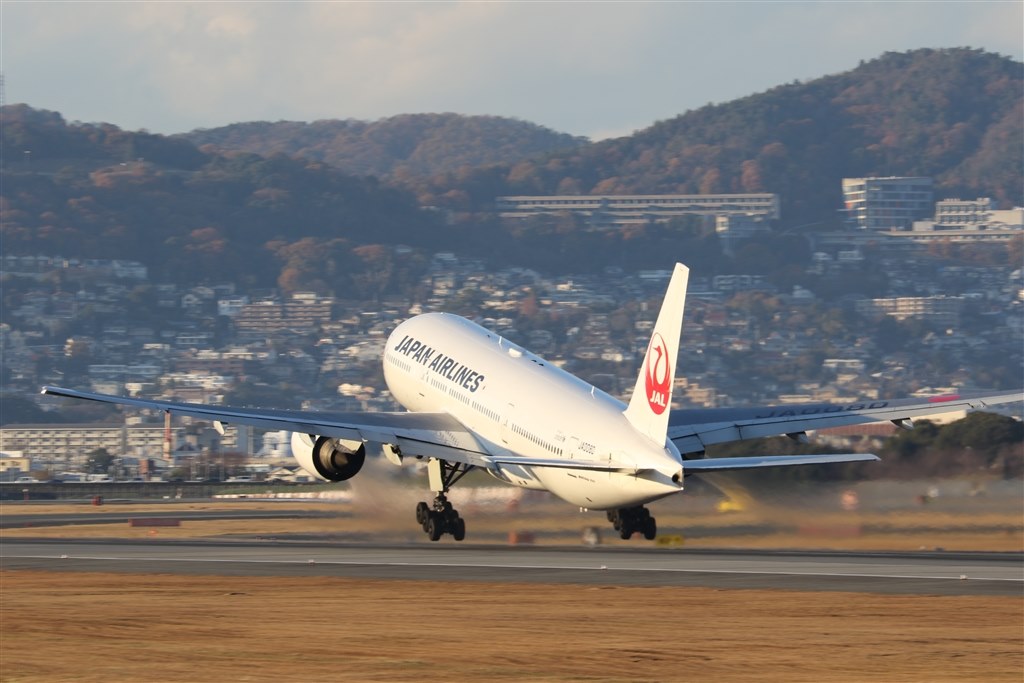 伊丹空港！撮影！』 CANON EOS 7D Mark II ボディ のクチコミ