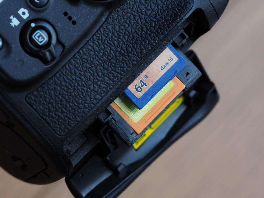 SDカードだと良いのですが！』 ニコン D810 ボディ のクチコミ掲示板