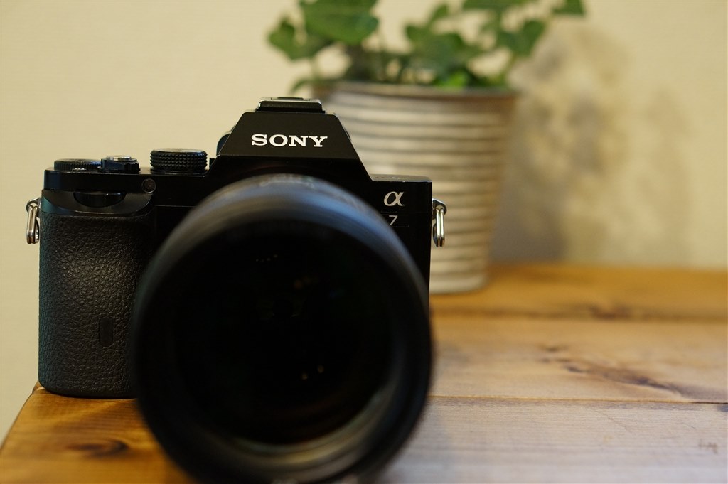 E50F1.8と比べて』 SONY E 35mm F1.8 OSS SEL35F18 のクチコミ