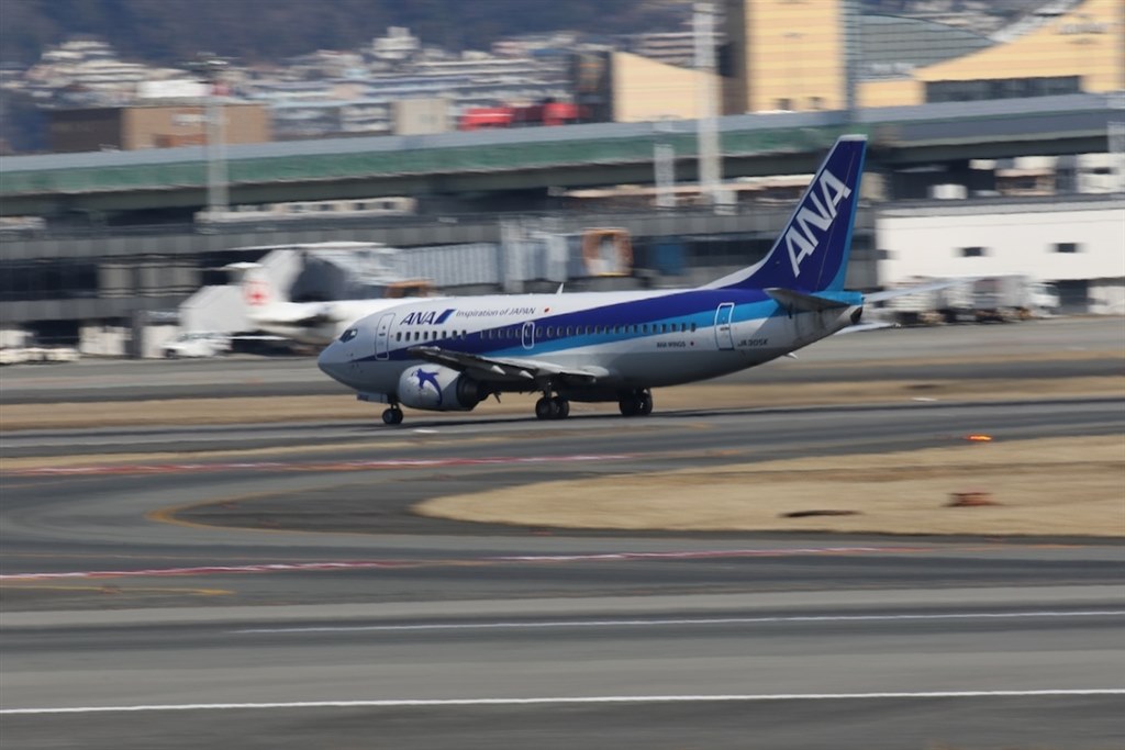 飛行機の流し撮りの方法をご指導ください』 CANON EOS 7D Mark II  