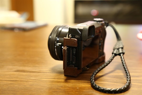 ケースが少ない・・・α6000のケースを流用♪』 SONY α NEX-6