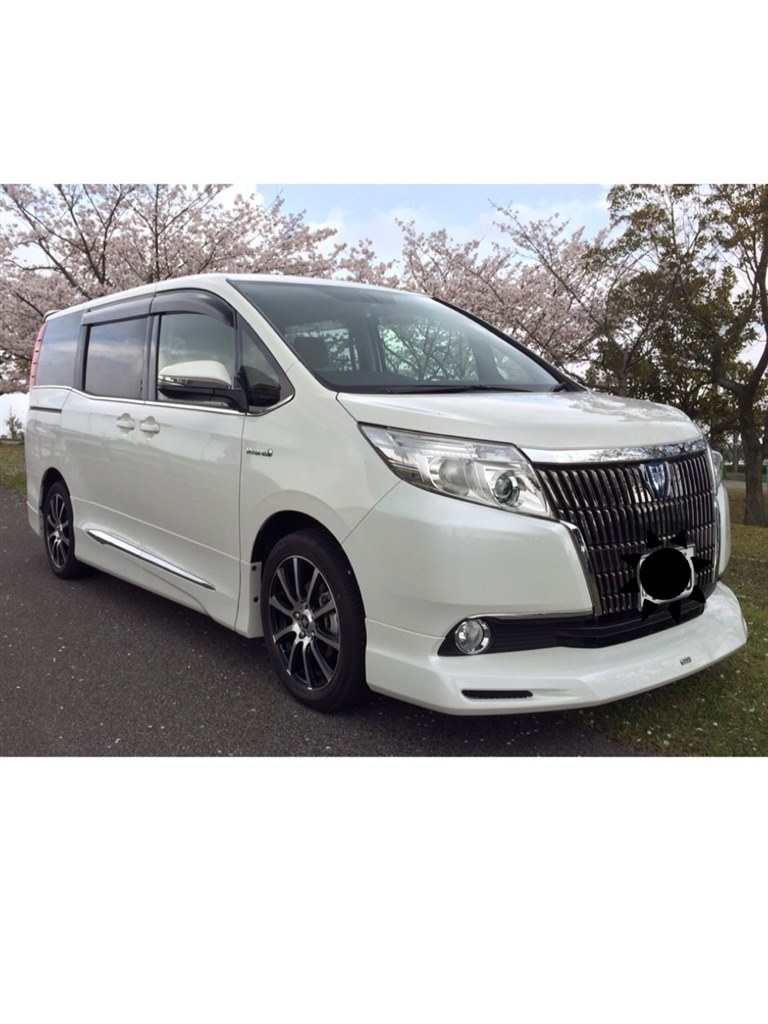 エスクｱｲｱのグリルについて教えてください。』 トヨタ ノア 2014年 
