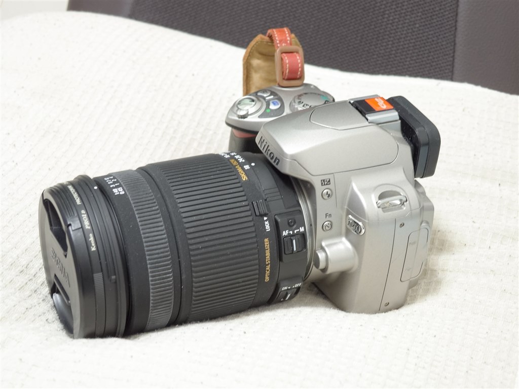 ブラック系超可爱の Nikon D40 BLACK 望遠レンズ＆ケース付 デジタルカメラ カメラブラック系￥11,700-eur-artec.fr