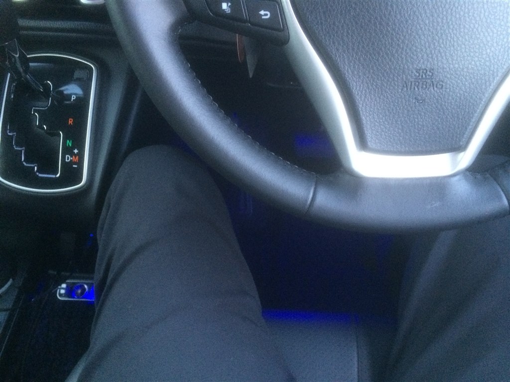 左の膝が当たりませんか トヨタ ヴォクシー 14年モデル のクチコミ掲示板 価格 Com