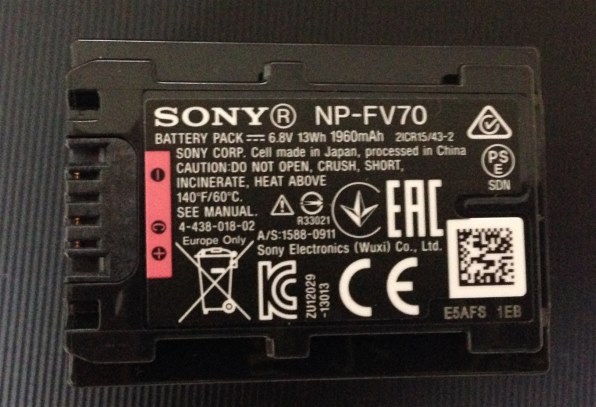SONY HDR-CX900 バッテリー2個付き Amazon.co.jp: バッテリー＆充電器
