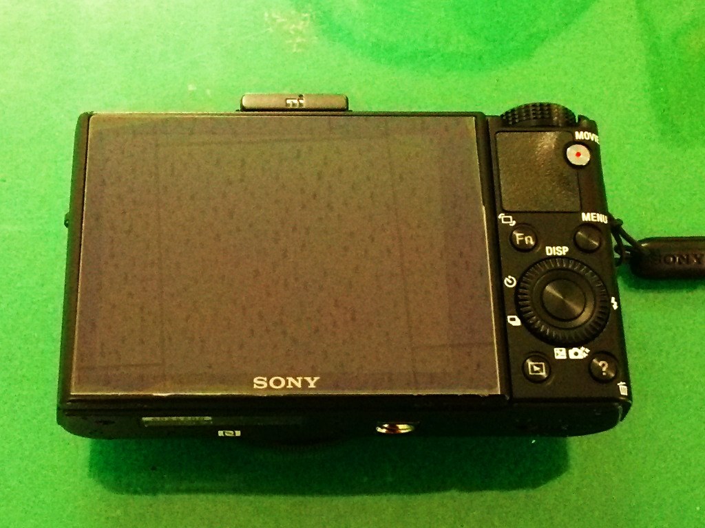 液晶モニタのコーティング剥がれ』 SONY サイバーショット DSC-RX100M2 のクチコミ掲示板 - 価格.com