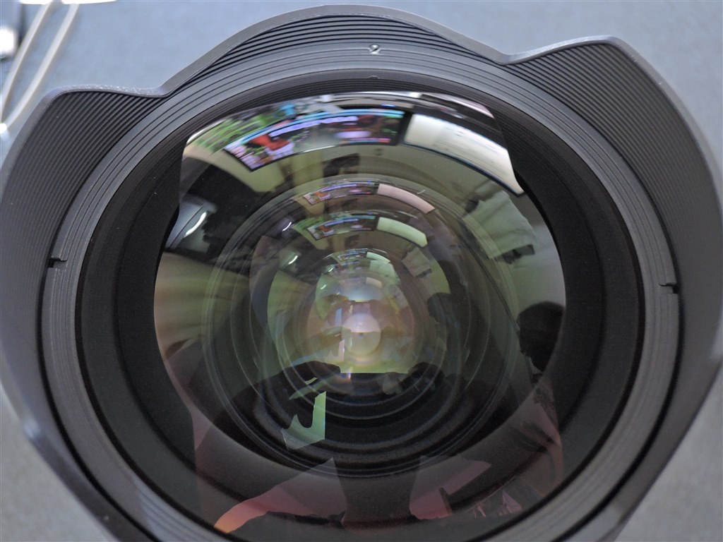 前玉の枠に打痕？のようなあと』 ニコン AF-S NIKKOR 14-24mm f/2.8G