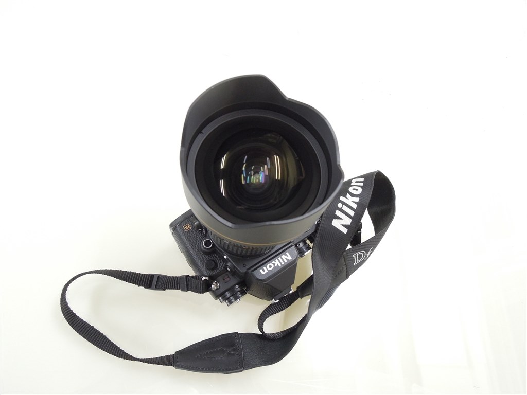 前玉の枠に打痕？のようなあと』 ニコン AF-S NIKKOR 14-24mm f/2.8G