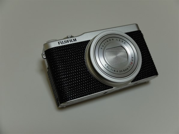 FUJIFILM 富士フイルム XQ1 シルバー☆貼り革☆付属品☆オプションあり