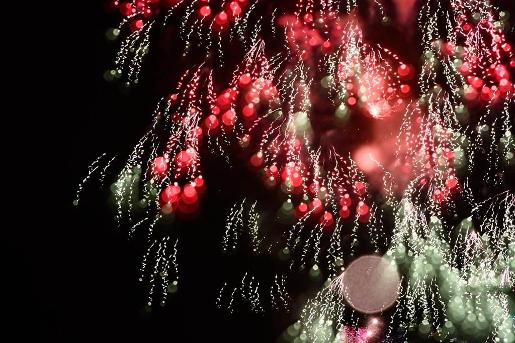 花火は冷えやすい Amazon.co.jp: スパークルライト | 花火ランプ - 240 LED花火