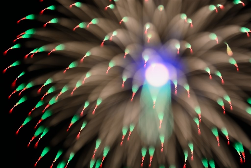 花火』 ニコン D7100 18-300 VR スーパーズームキット のクチコミ