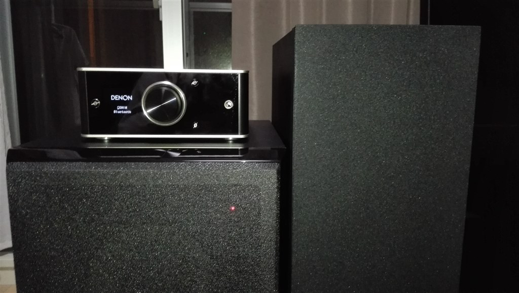 スピーカー・ウーファー DENON PMA-50 ウーファーの上に設置するのは邪道でしょうか。』 DENON PMA-50