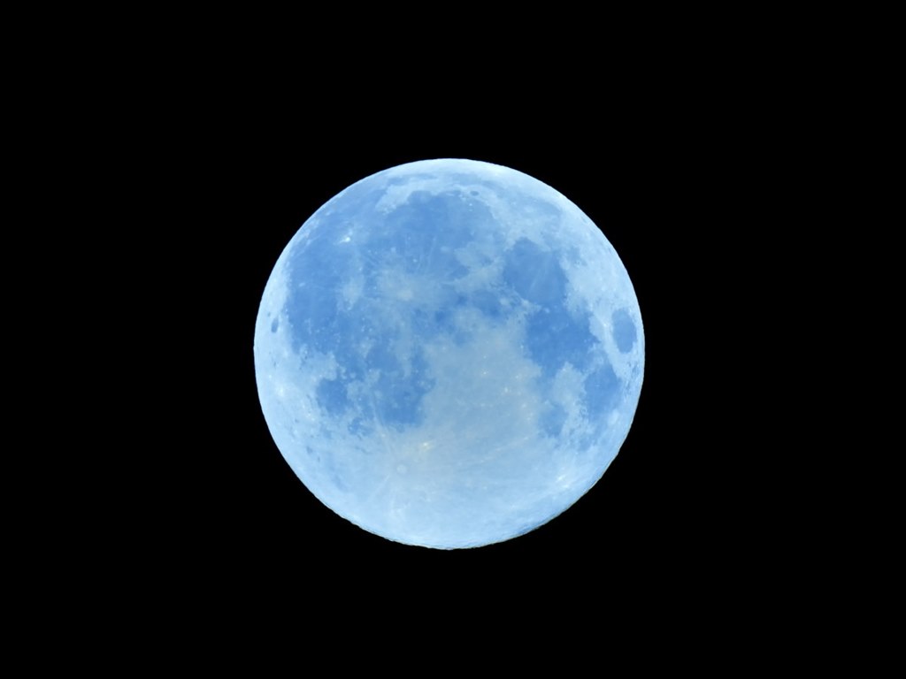 本日3年に1度のブルームーンです ニコン D7100 18 105 Vr レンズキット のクチコミ掲示板 価格 Com