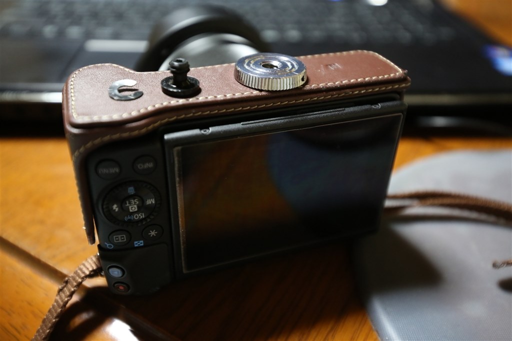 ボディジャケットの取り付けネジ交換』 CANON EOS M3 EF-M18-55 IS STM