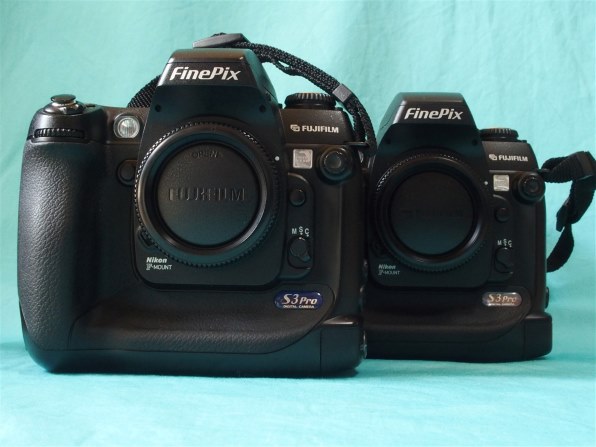 日本カメラ10月号より』 富士フイルム FinePix S3 Pro ボディ の
