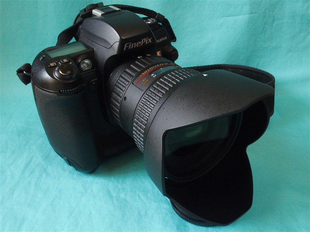 日本カメラ10月号より』 富士フイルム FinePix S3 Pro ボディ の