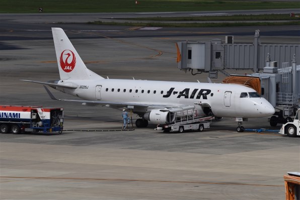 飛行機撮ってきましたが・・・』 ニコン AF-S NIKKOR 200-500mm 飛行機撮ってきましたが・・・』 ニコン AF-S NIKKOR 200-500mm