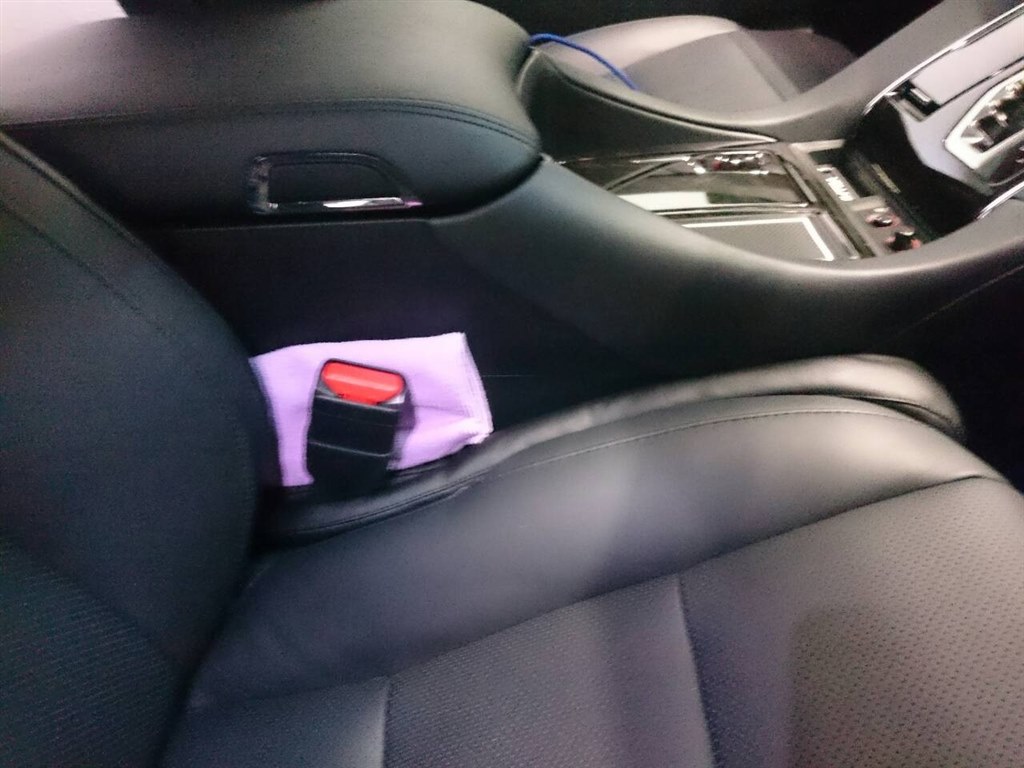 大型コンソールボックスとシートの隙間 トヨタ ヴェルファイア 15年モデル のクチコミ掲示板 価格 Com