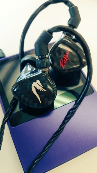 イヤホン JH Audio Roxanne Universal Fit ハイエンドイヤホン JH Audio ROXANNE Universal レビュー