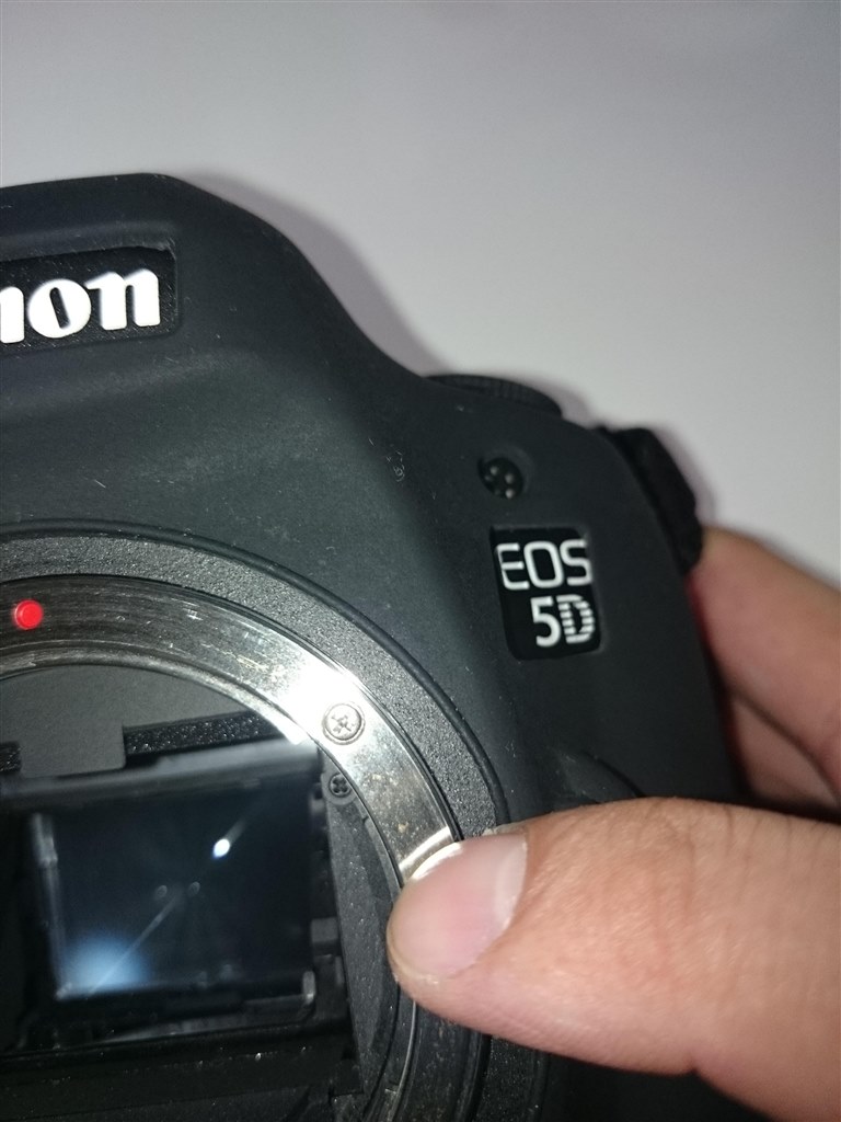 Canon／小型フイルムカメラ。【外部錆あります。内部多少汚れがございます】 Canon／小型フイルムカメラ。【外部錆あります。内部多少汚れが